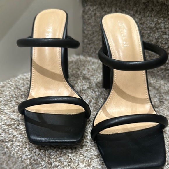Forever 21 Womens Sandals Dressy Low Block Heels Chunky Sandals - Picture 1 of 5